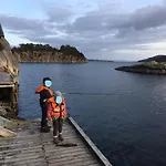 Bergen/sotra: Sea Cabin. Spa. Fishing. Boat *