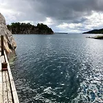 Ferienhaus Bergen/sotra: Sea Cabin. Spa. Fishing. Boat