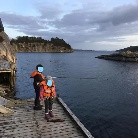 Bergen/sotra: Sea Cabin. Spa. Fishing. Boat *