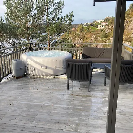 Bergen/sotra: Sea Cabin. Spa. Fishing. Boat Haganes