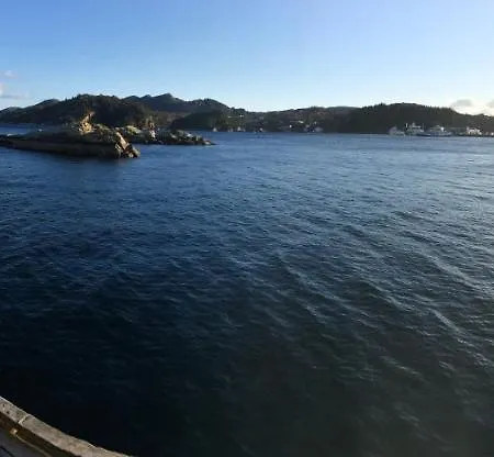 Bergen/sotra: Sea Cabin. Spa. Fishing. Boat