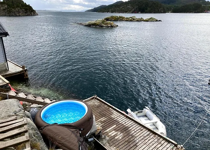 Bergen/sotra: Sea Cabin. Spa. Fishing. Boat * Haganes