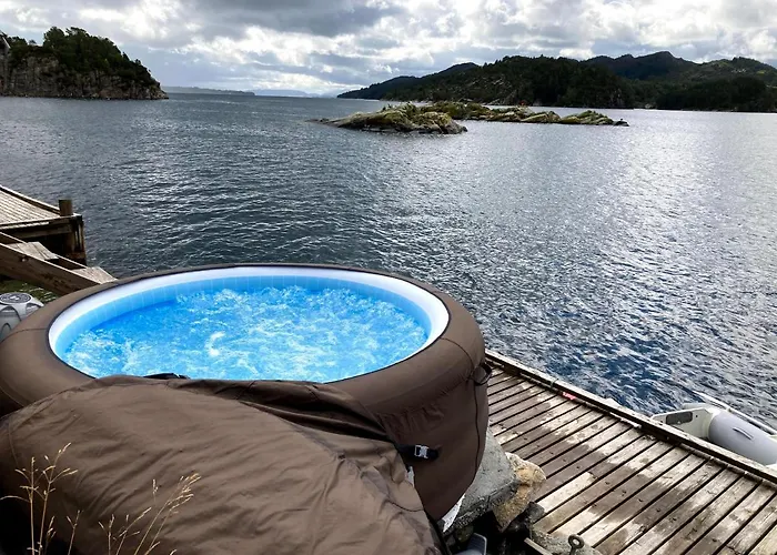 度假居 Bergen/sotra: Sea Cabin. Spa. Fishing. Boat
