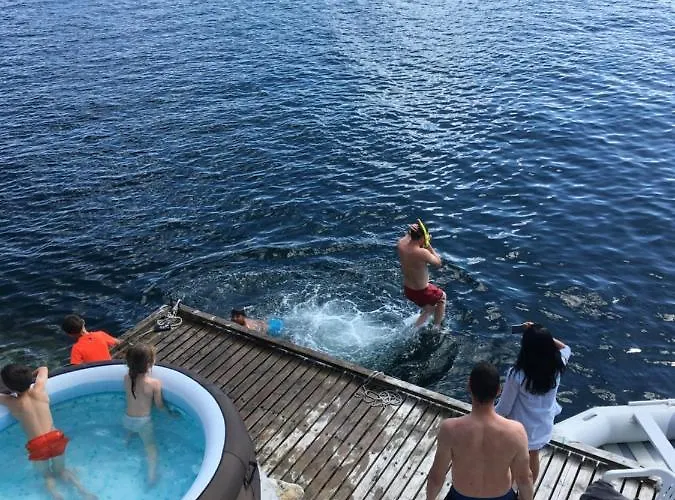 度假居 Bergen/sotra: Sea Cabin. Spa. Fishing. Boat